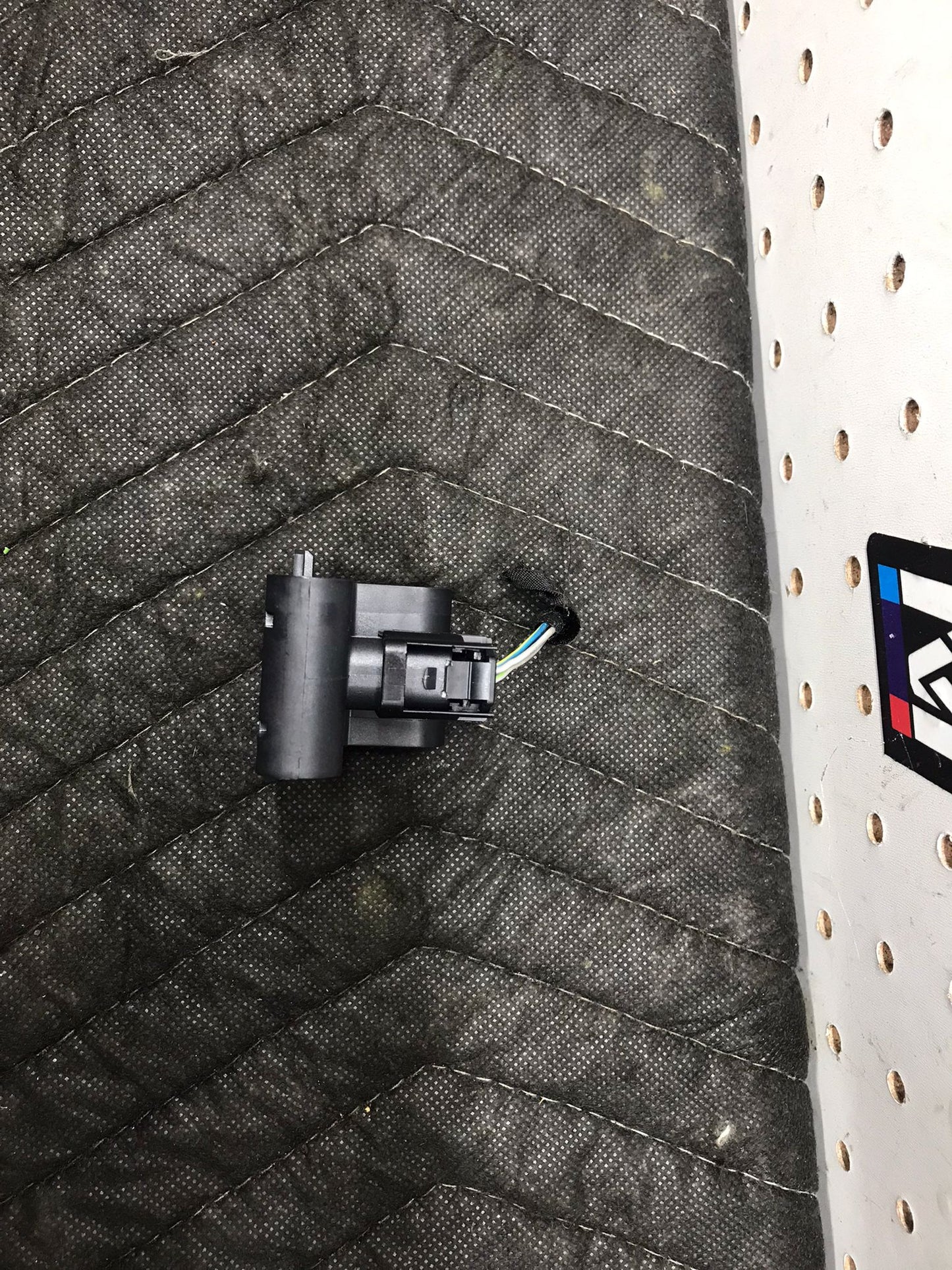 2008-2011 BMW 128I RH IMPACT ACCELERATION SENSOR  OEM SKU 1273