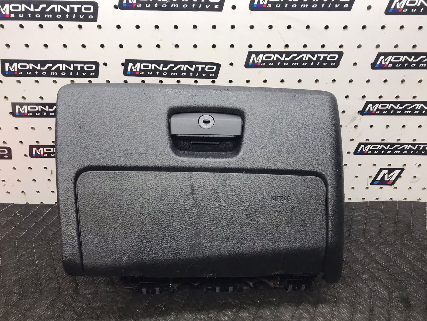 OEM BMW E88 135 CONVERTIBLE RIGHT PASSENGER KNEE GLOVE BOX BLACK W/ AIRBAG  SKU 1275
