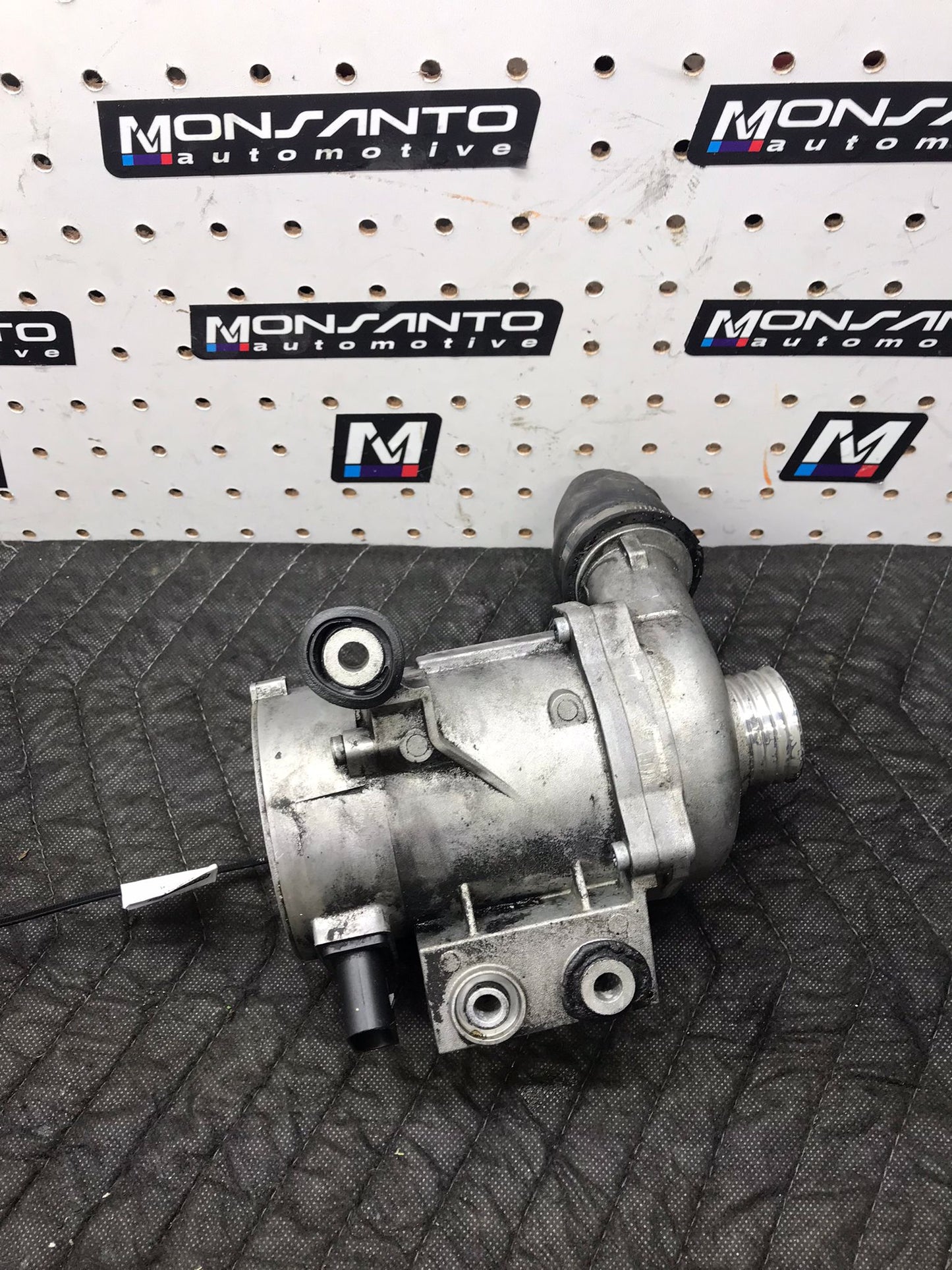 BMW ENGINE WATER PUMP - PIERBURG E90 328XI N51 N52 SKU 1285