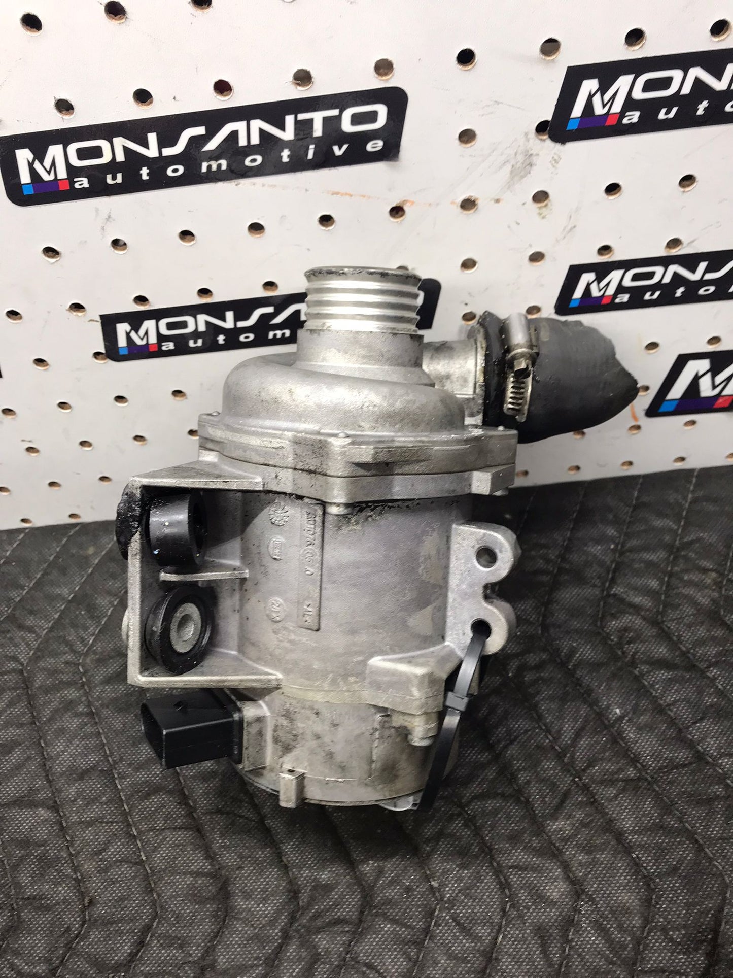 BMW ENGINE WATER PUMP - PIERBURG E90 328XI N51 N52 SKU 1285