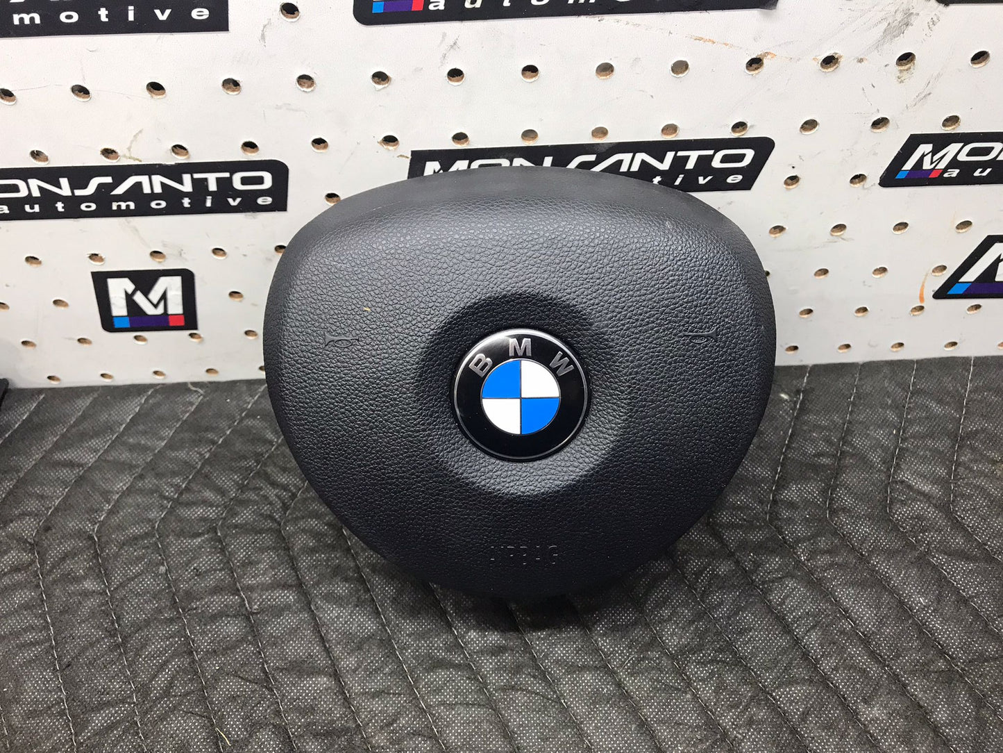 BMW E81 E82 E87 E88 E90 E91 E92 E93 STEERING WHEEL AIRIBAG  SKU 1290