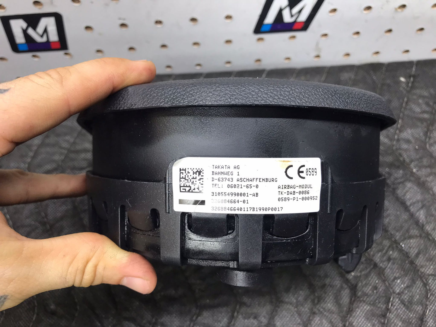 BMW E81 E82 E87 E88 E90 E91 E92 E93 STEERING WHEEL AIRIBAG  SKU 1290