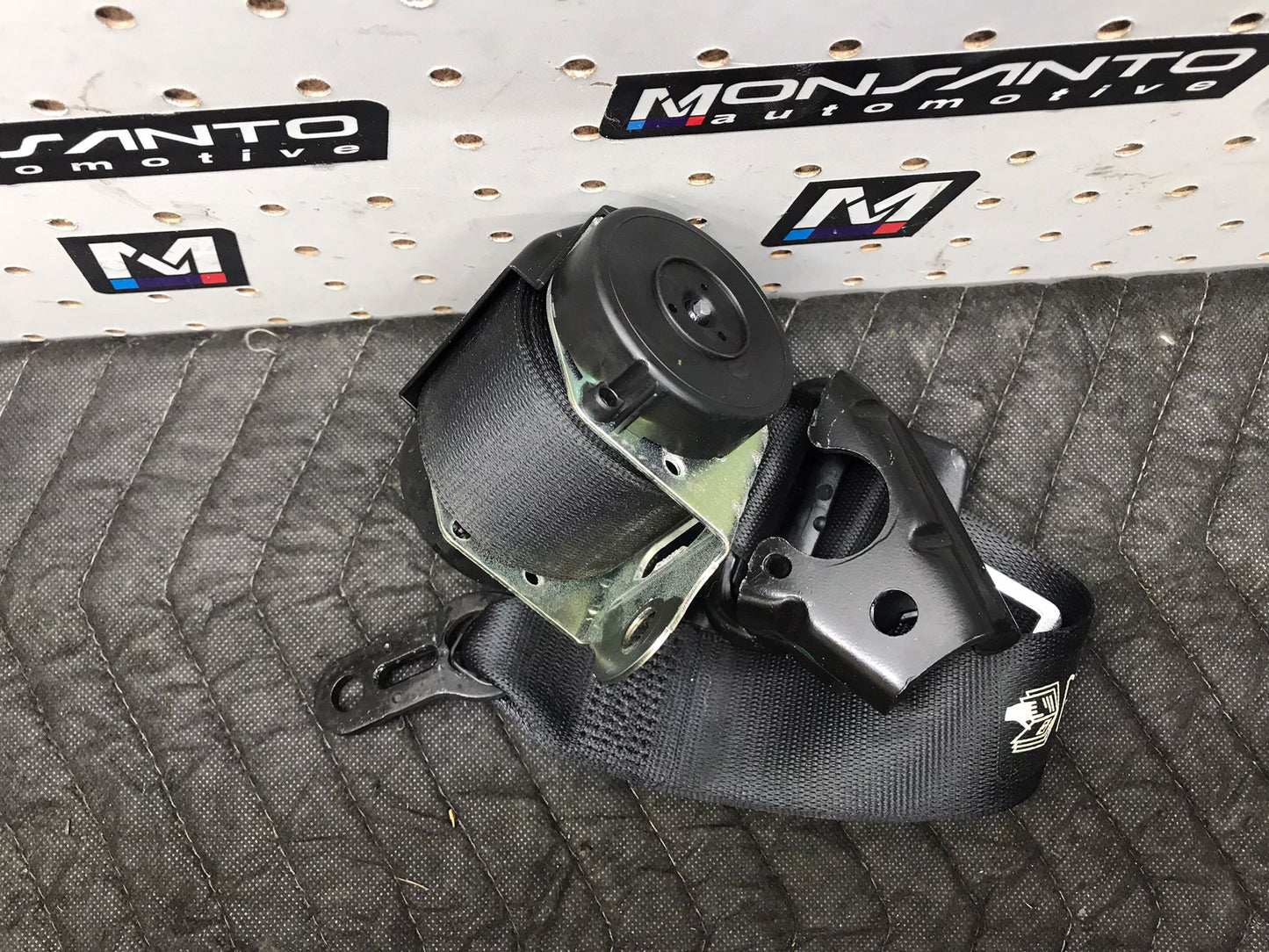 08-13 BMW E82 128 135 COUPE REAR  LEFT UPPER SEAT BELT RETRACTOR OEM SKU 1293