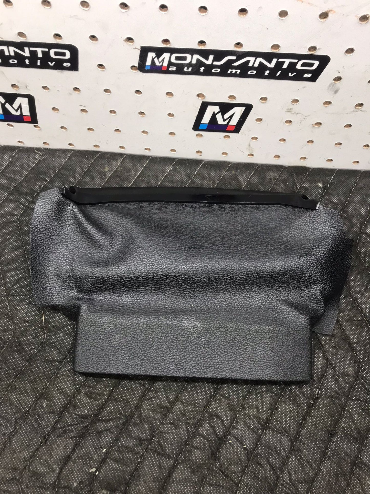 2008 BMW 128I COUPE (E82) - STEERING COLUMN UPPER LEATHER TRIM COVER SKU 1303