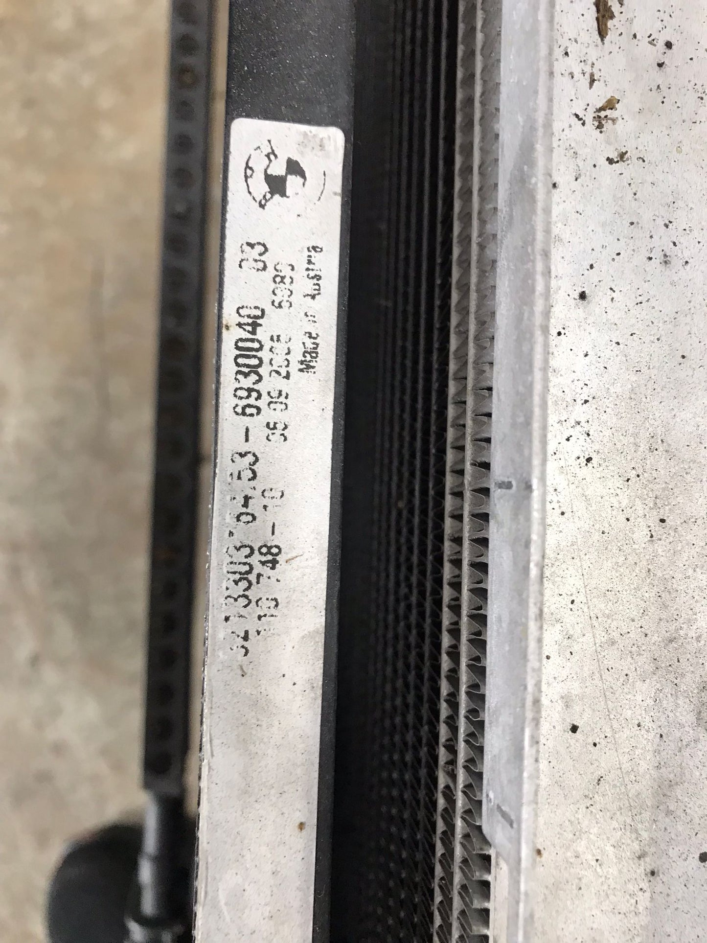 BMW E90 328I 330I OEM RADIATOR FAN WITH FRONT ENGINE OIL COOLER SKU 1317