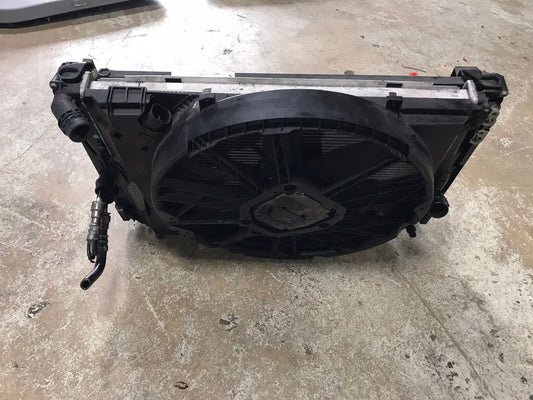 BMW E90 328I 330I OEM RADIATOR FAN WITH FRONT ENGINE OIL COOLER SKU 1317