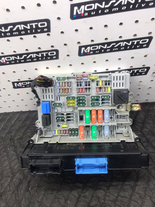 BMW E90 E91 2005-2009 FUSE BOX CENTRAL ELECTRIC  SKU 1328