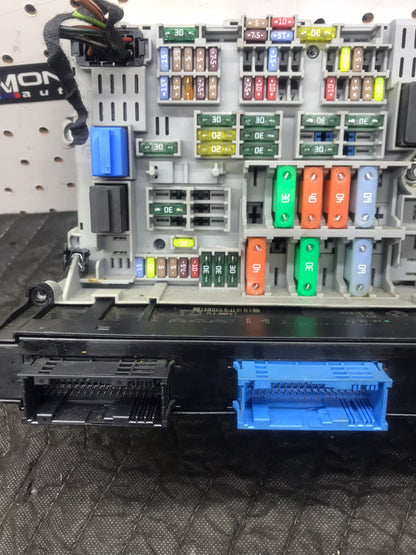 BMW E90 E91 2005-2009 FUSE BOX CENTRAL ELECTRIC  SKU 1328