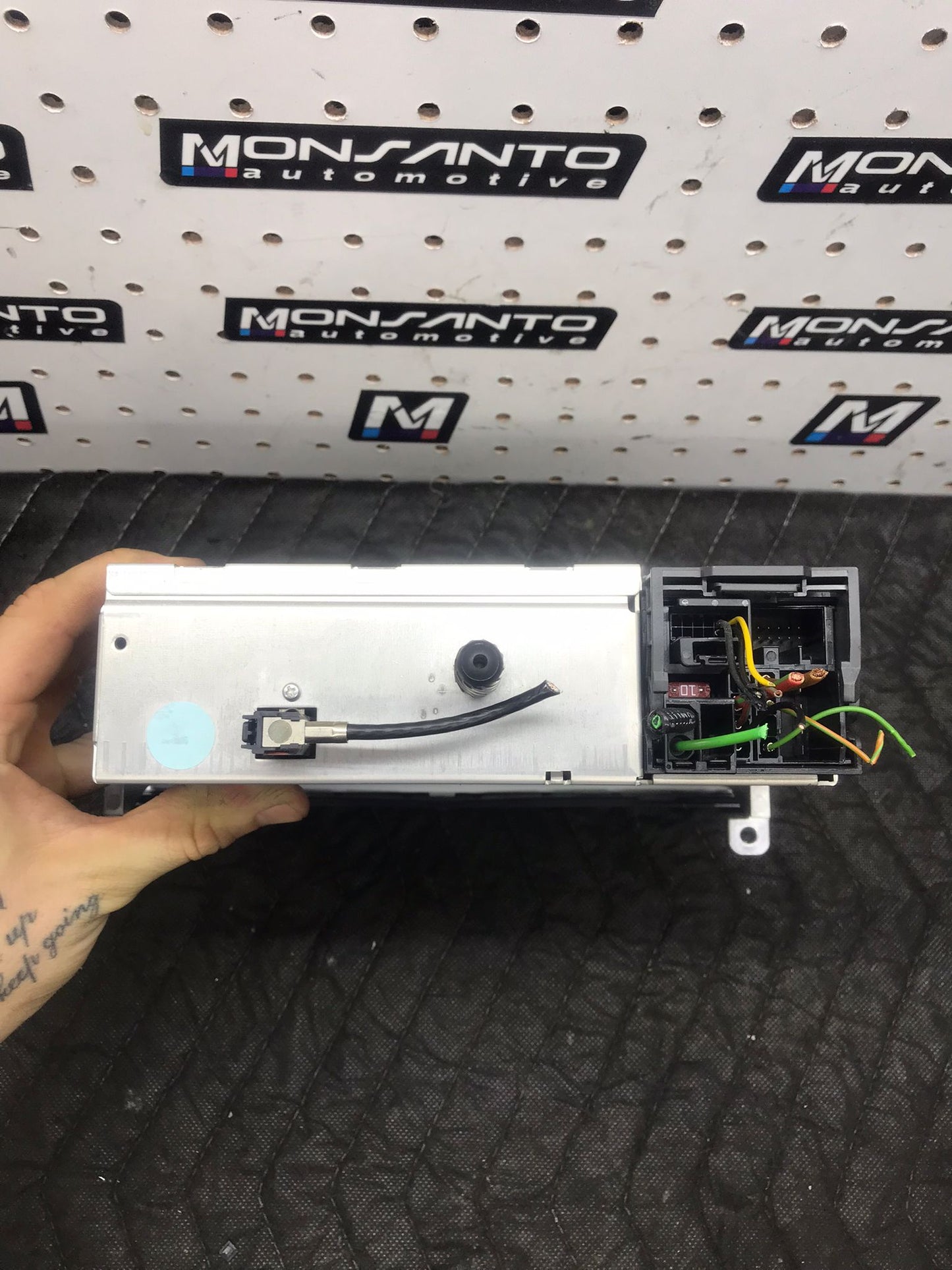 BMW 1 3 SERIES MULTIMEDIA STEREO HEAD UNIT E87 E90 05-10  SKU 1330