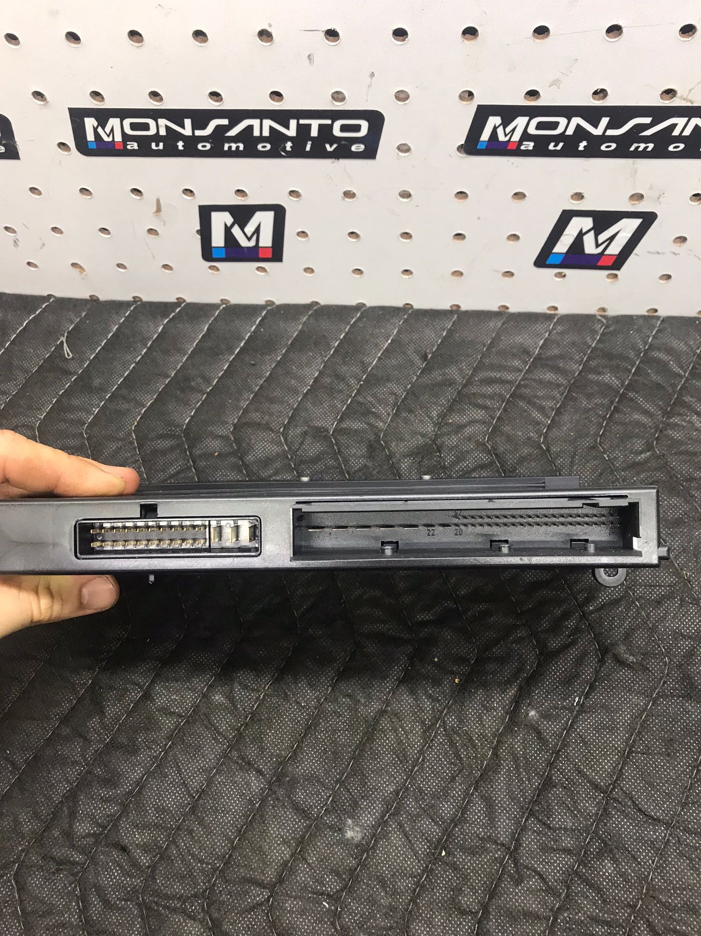 BMW L1 JUNCTION BOX BODY CONTROL MODULE FITS 3 SERIES E90 SKU 1334