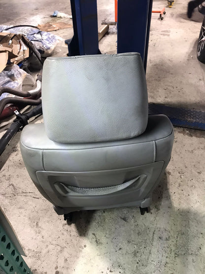 SEAT FRONT RIGHT GREY BMW E90 330I 2006-2011 SKU 1335