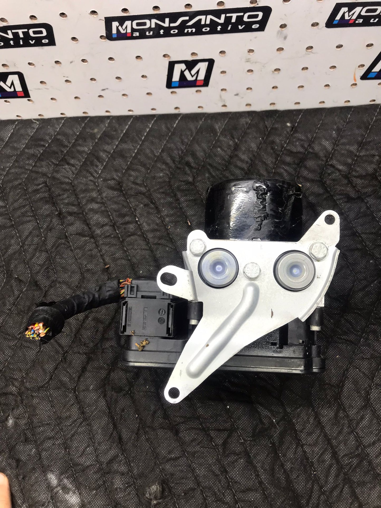 2006 BMW 325 ABS LOCK BRAKE PUMP MODULE SKU 1346