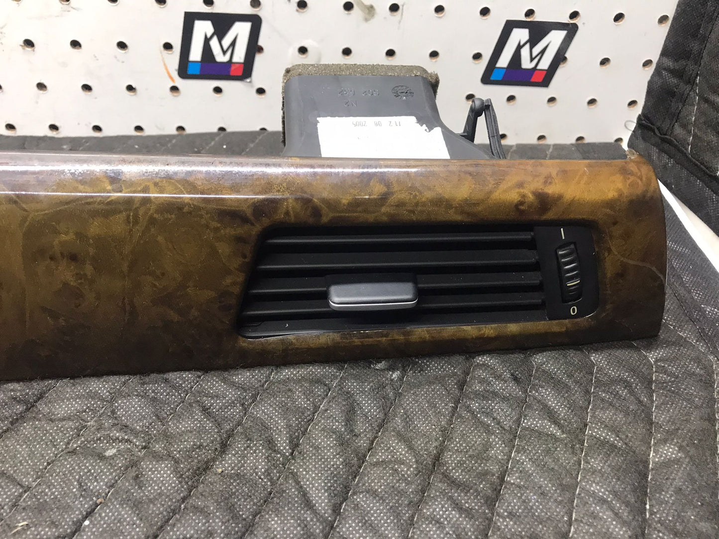 BMW E90 E91 FRONT DASH PANEL NUTWOOD WOOD TRIM COVER STRIP DASHBOARD AND GRIIL A/C  SKU 1353