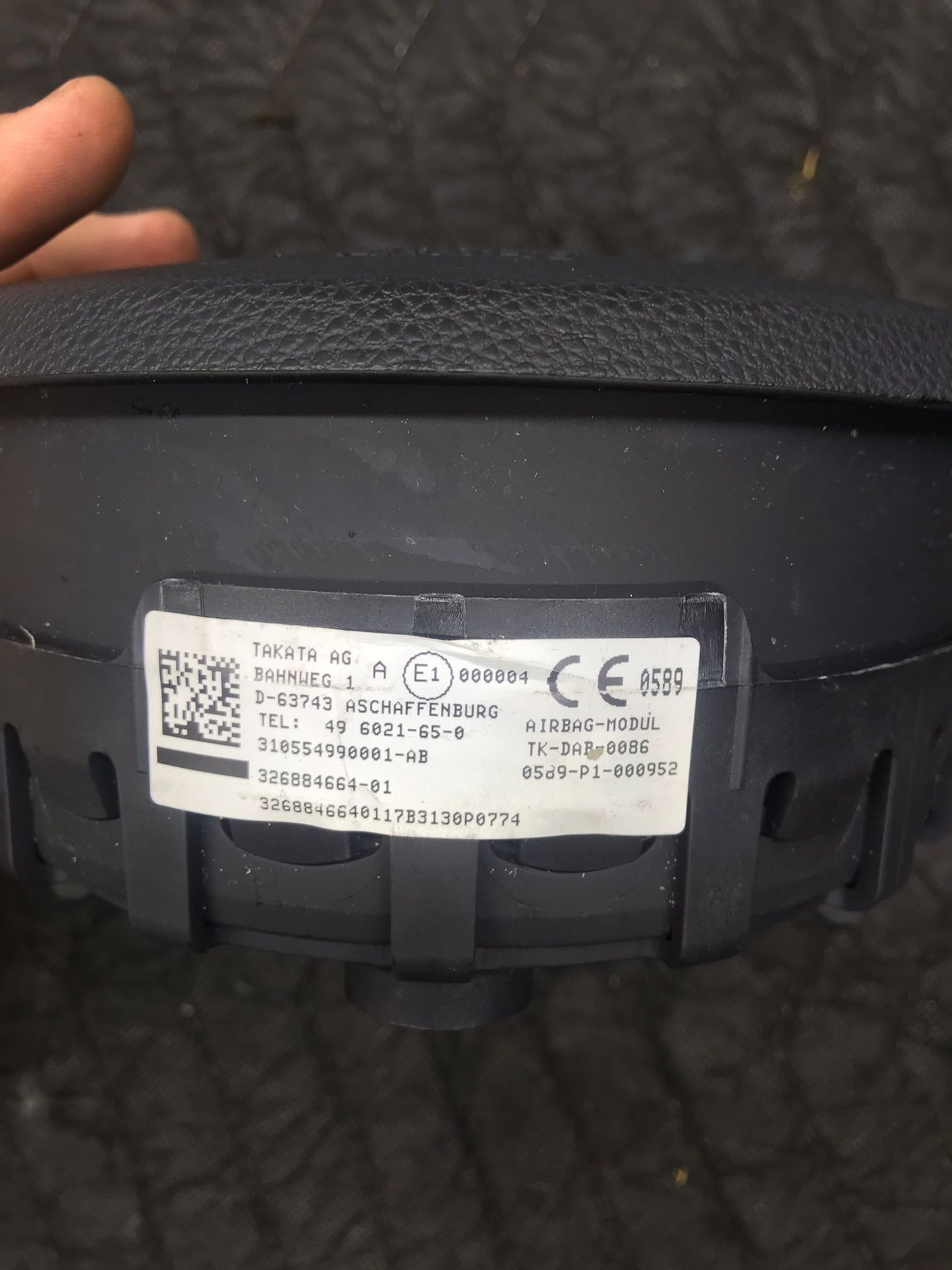 BMW E82 E90 E92 E93 FRONT DRIVER SPORT STEERING WHEEL AIRBAG AIR BAG BLACK OEM SKU 1354