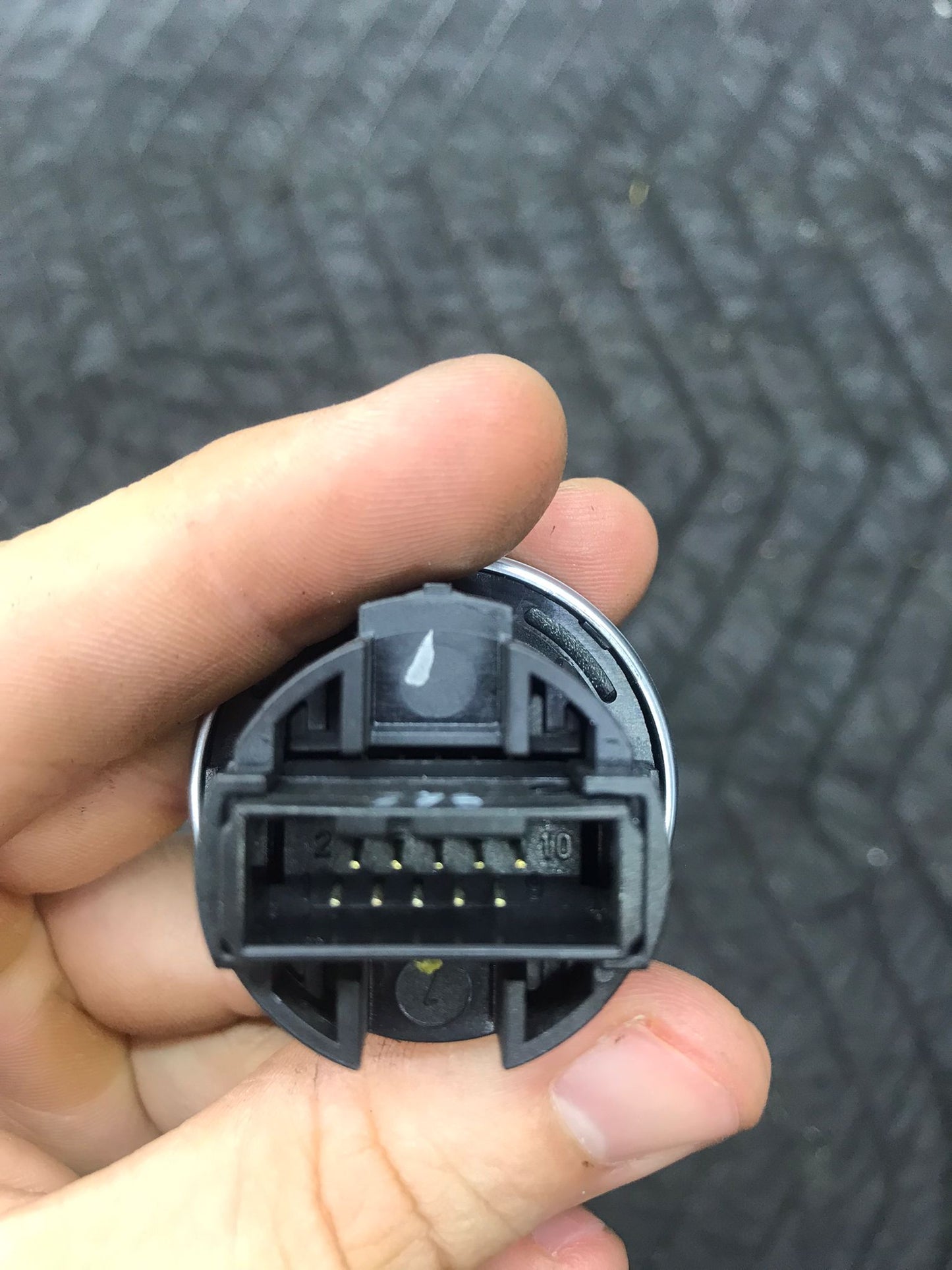 OEM BMW E90 E84 E89 E92 X1 M3 ENGINE START STOP BUTTON PUSH SKU 1357