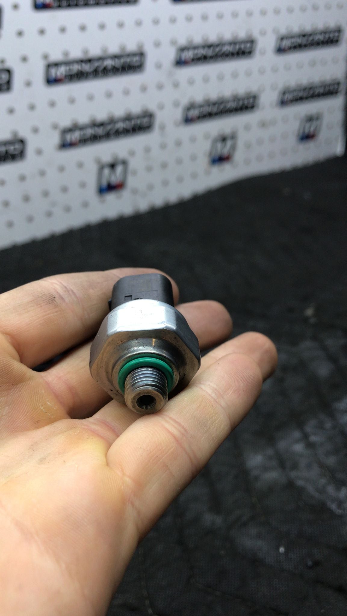 A/C PRESSURE SENSOR  2006-2011 BMW 3 4 5 6 7 SERIES X3 X MINI OEM SKU 1392