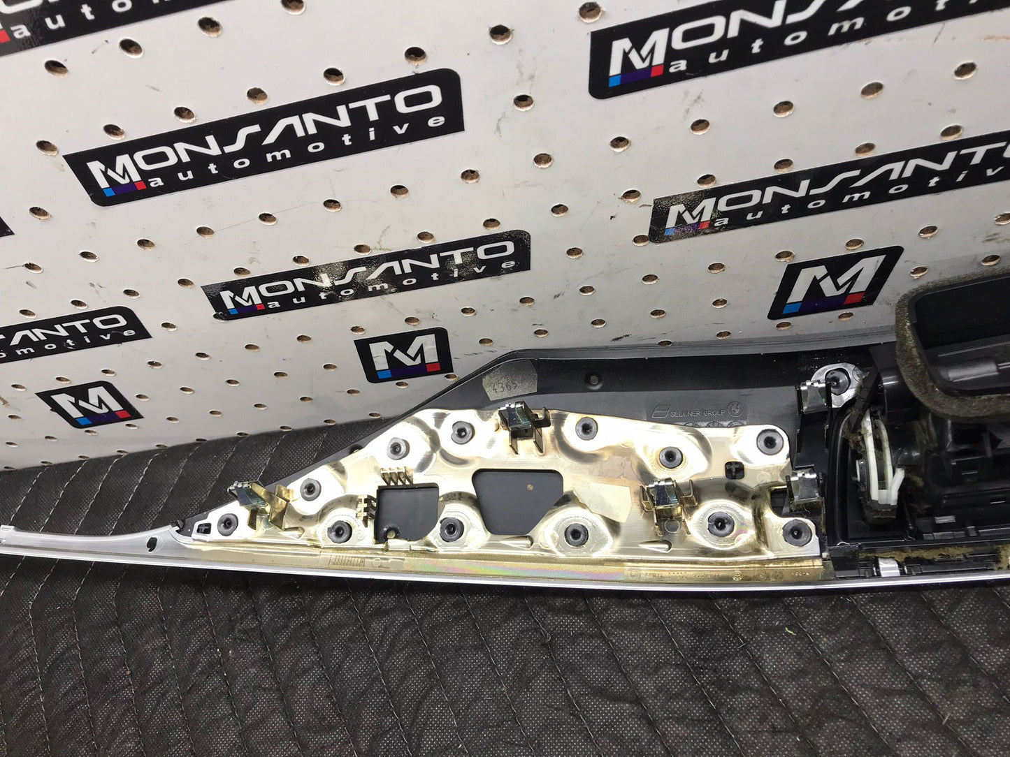 2012-2015 BMW 3 SERIES F30 CENTER DASH AIR VENTS  SKU 1394