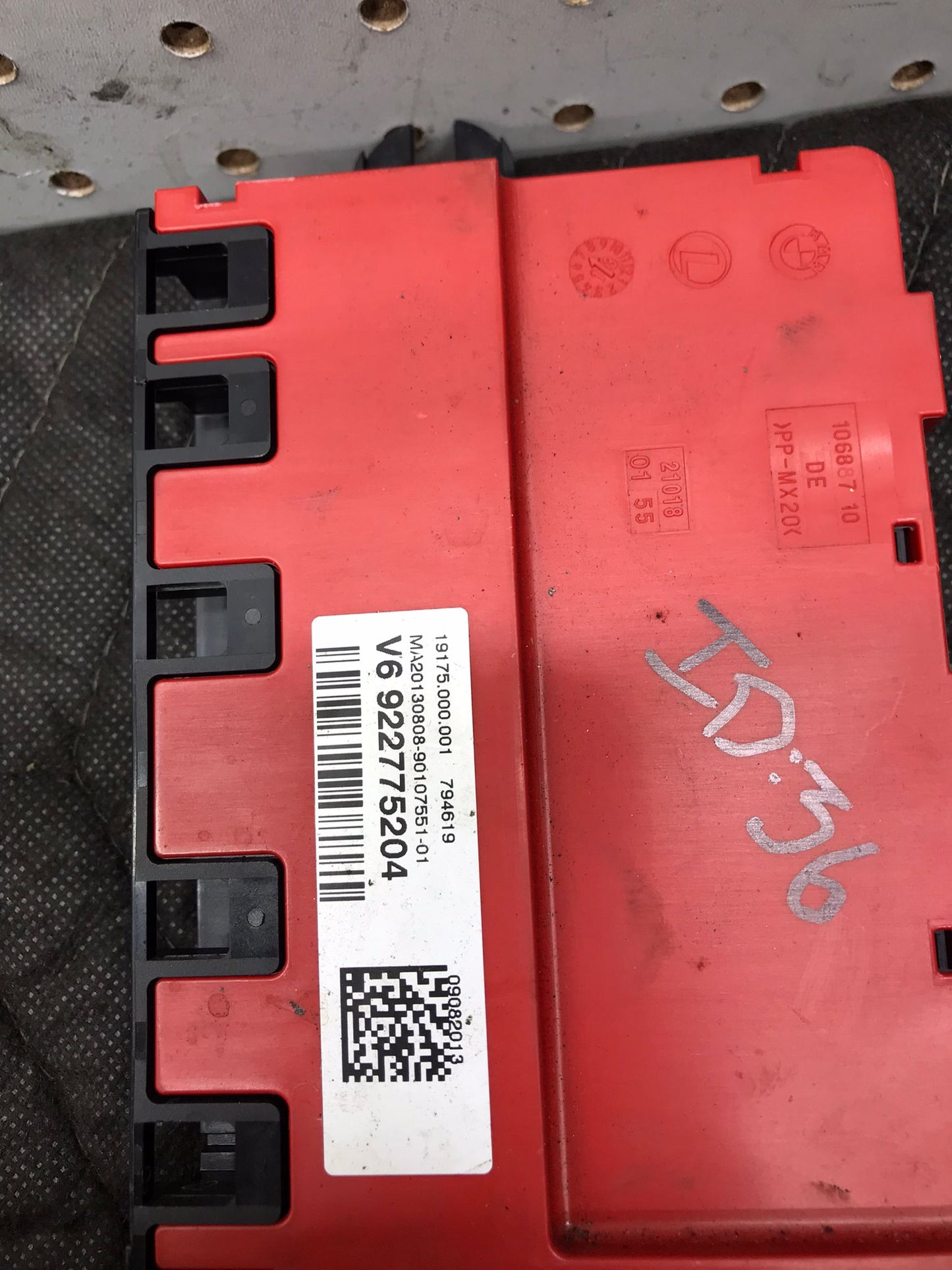 2012-2018 BMW 320I 328I F30 POWER DISTRIBUTION CONTROL FUSE BOX OEM SKU 1397