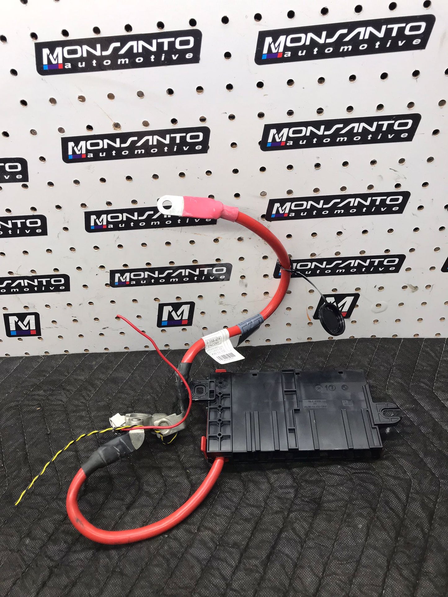 2012-2018 BMW 320I 328I F30 POWER DISTRIBUTION CONTROL FUSE BOX OEM SKU 1397