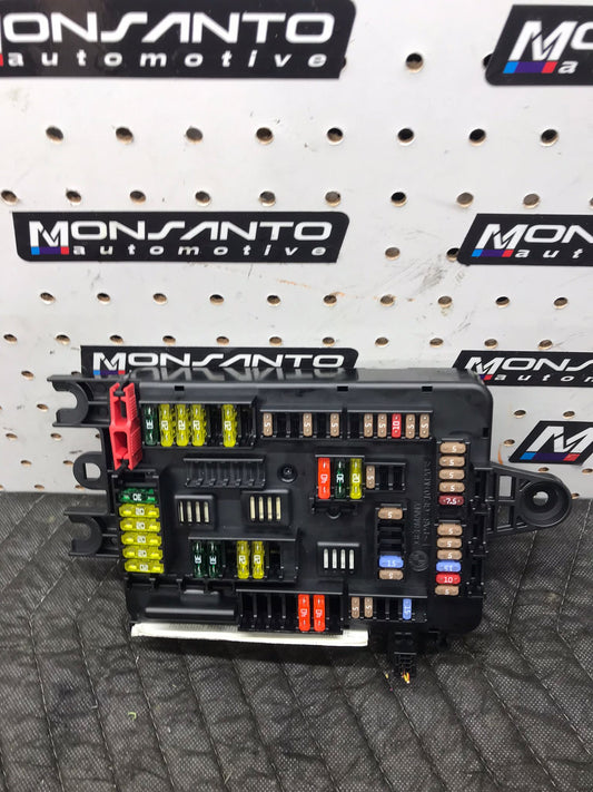 2012 BMW F30 FUSE BOX RELAY OEM  SKU 1399