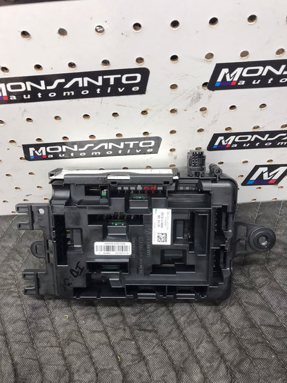 2012 BMW F30 FUSE BOX RELAY OEM  SKU 1399