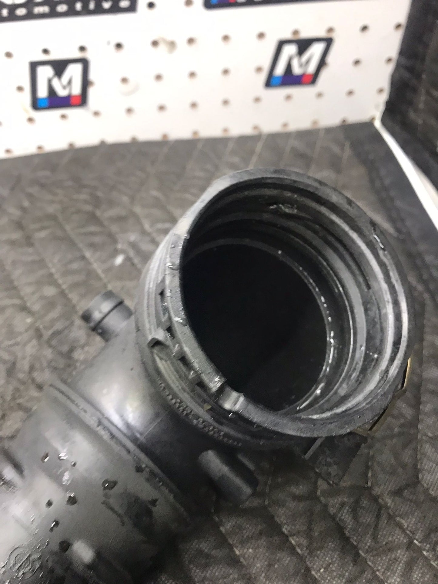 12-18 BMW F25 F30 F32 F33 F36 N20 N26 TURBOCHARGER AIR PRESSURE PIPE OEM SKU 1436