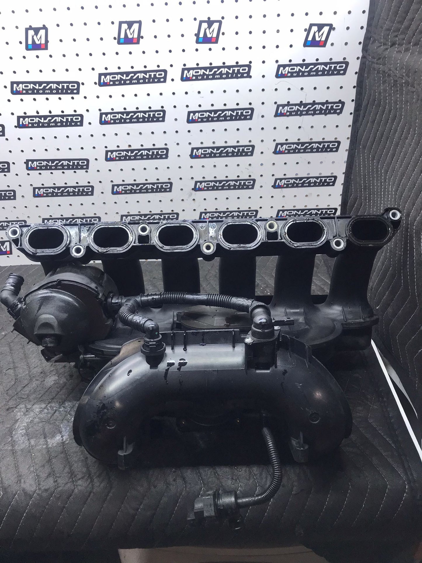 BMW 3 STAGE DISA INTAKE MANIFOLD N51 N52 E90 E92 328I 325I 330I OEM  SKU 1438