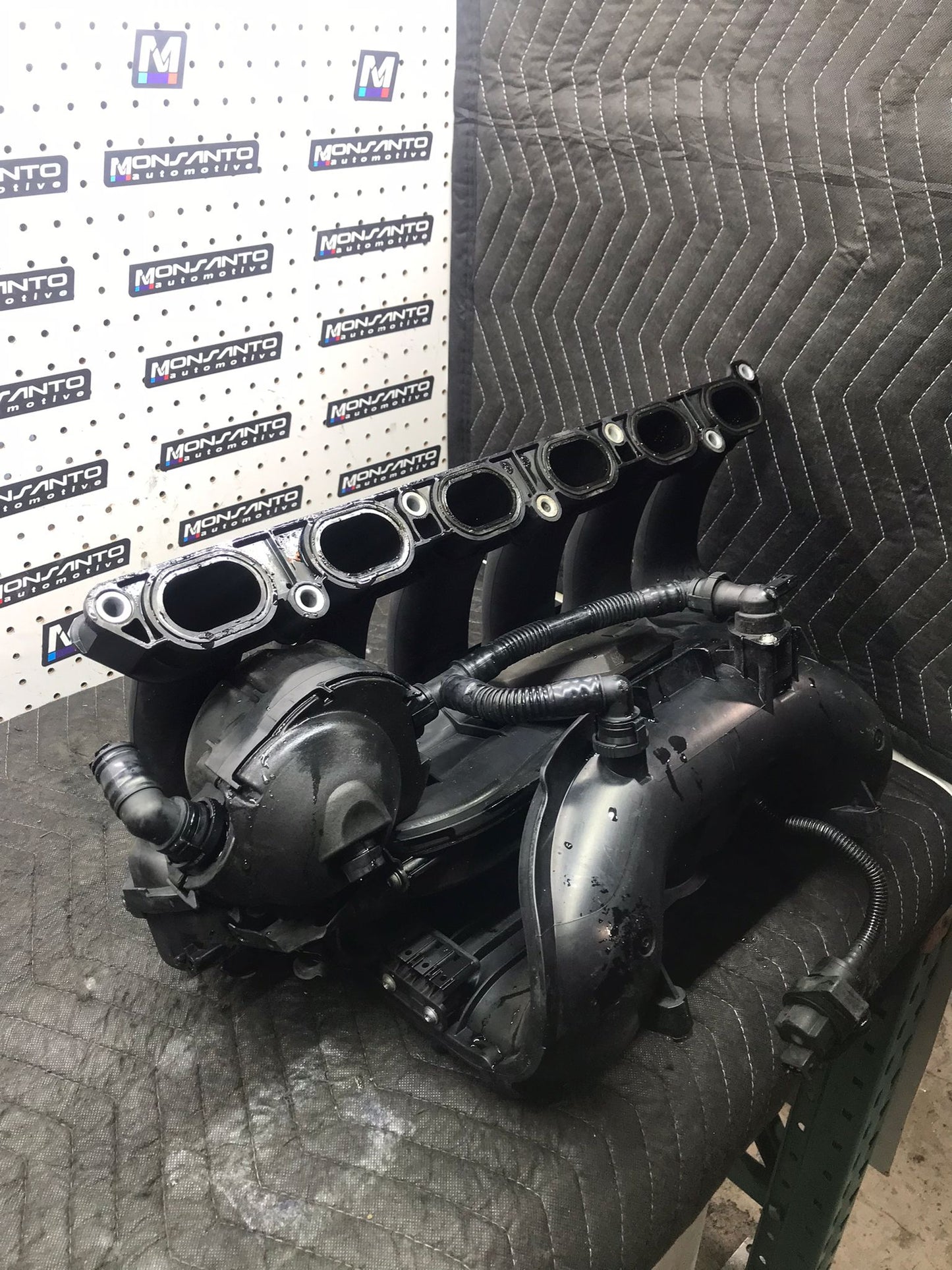 BMW 3 STAGE DISA INTAKE MANIFOLD N51 N52 E90 E92 328I 325I 330I OEM  SKU 1438