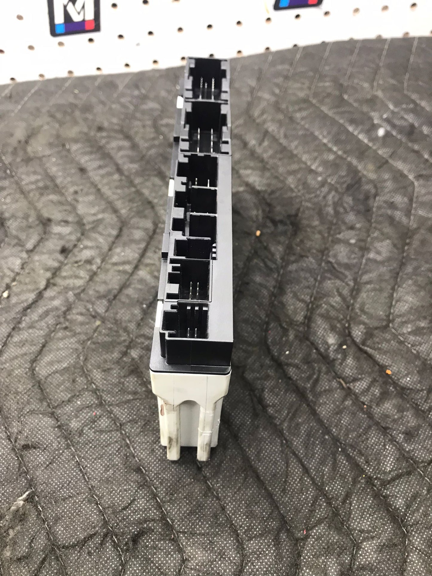 2012 BMW F10 F11 F20  F22 F30  FRONT SEAT CONTROL MODULE SKU 1439