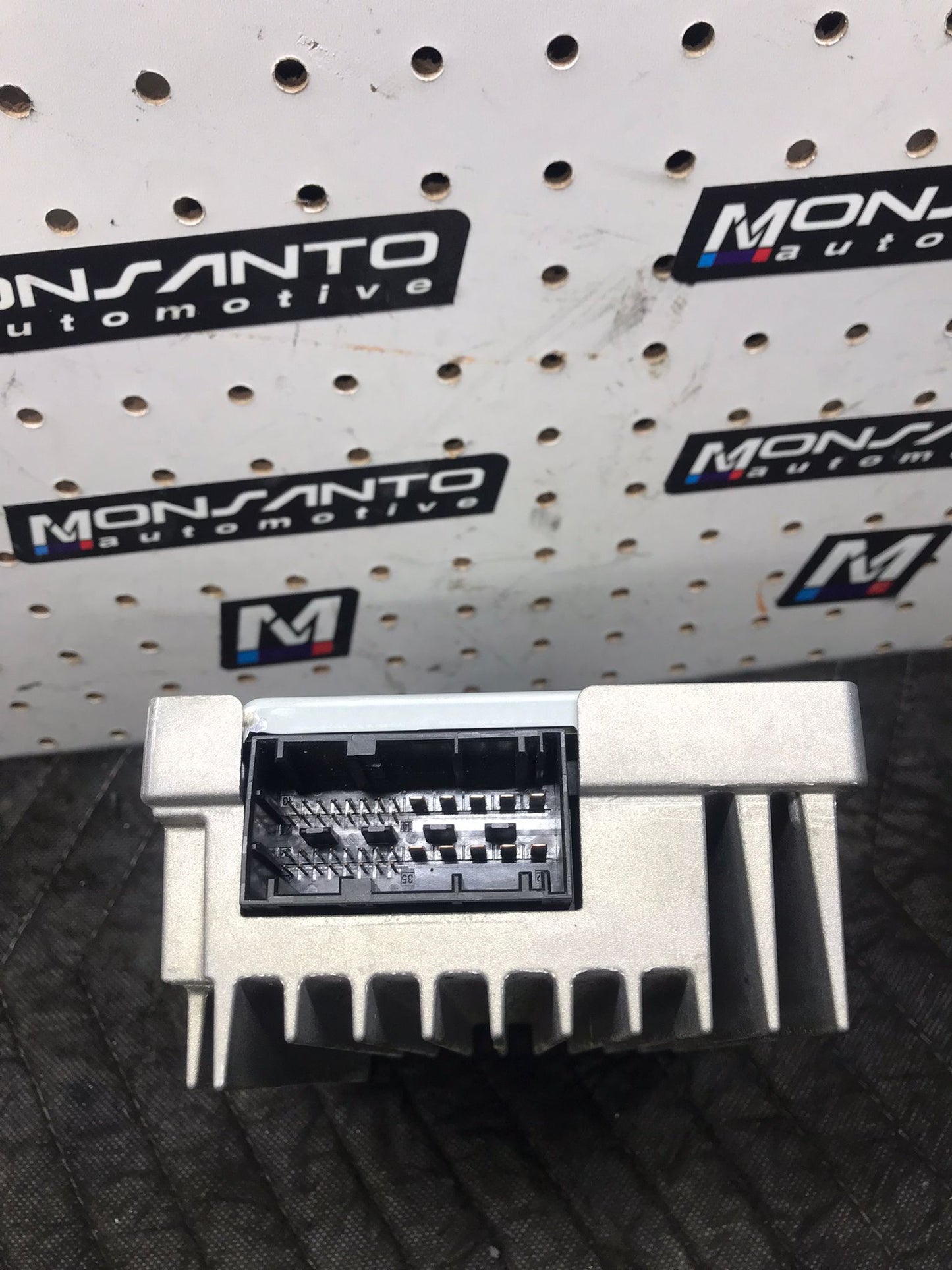 12-15 BMW F30 320I 328I AMPLIFIER AMP STEREO SOUND  SKU 1440
