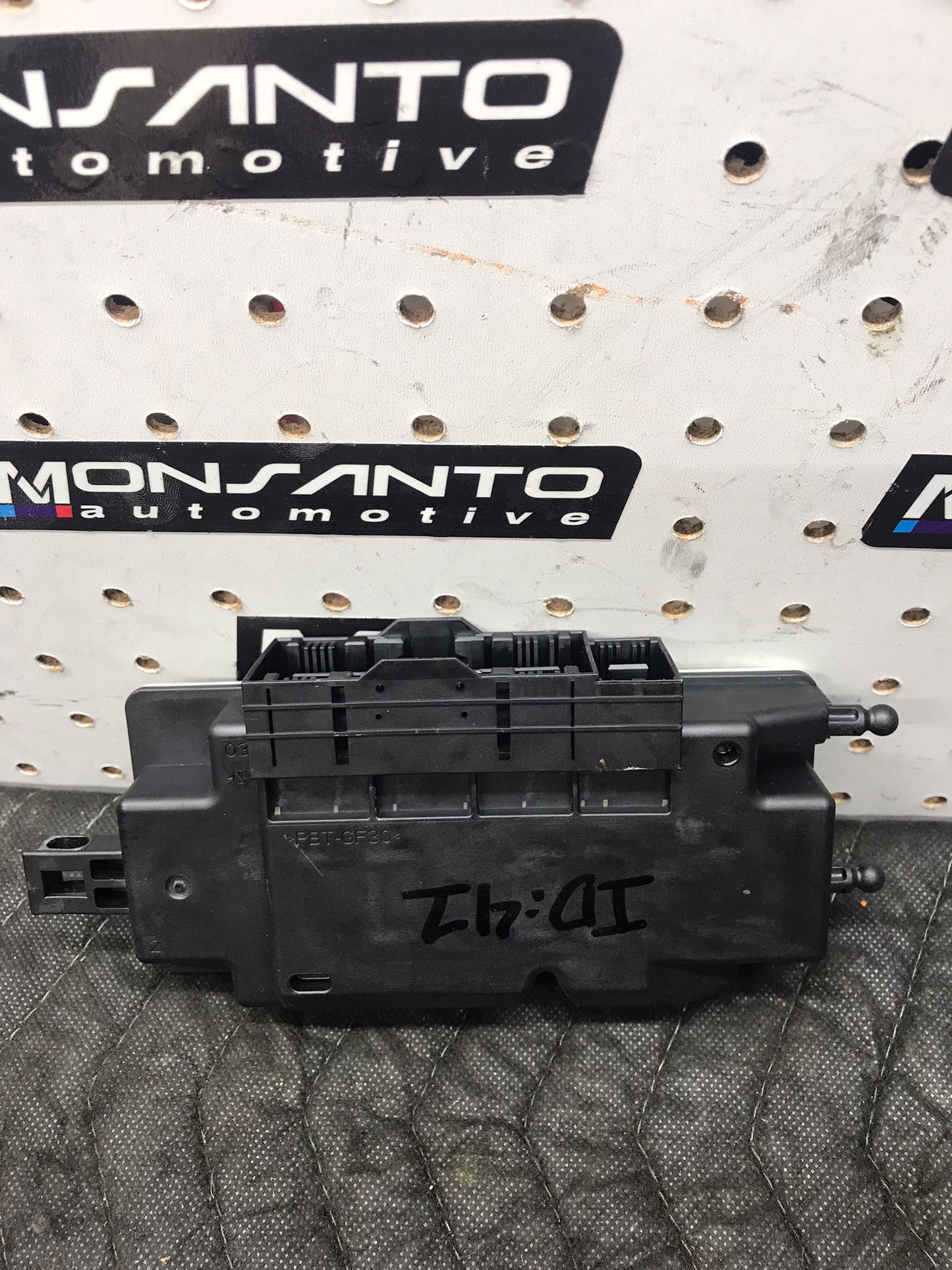 OEM 09 - 17 J6 BMW CONTROL F30 328I 320I  SKU 1450